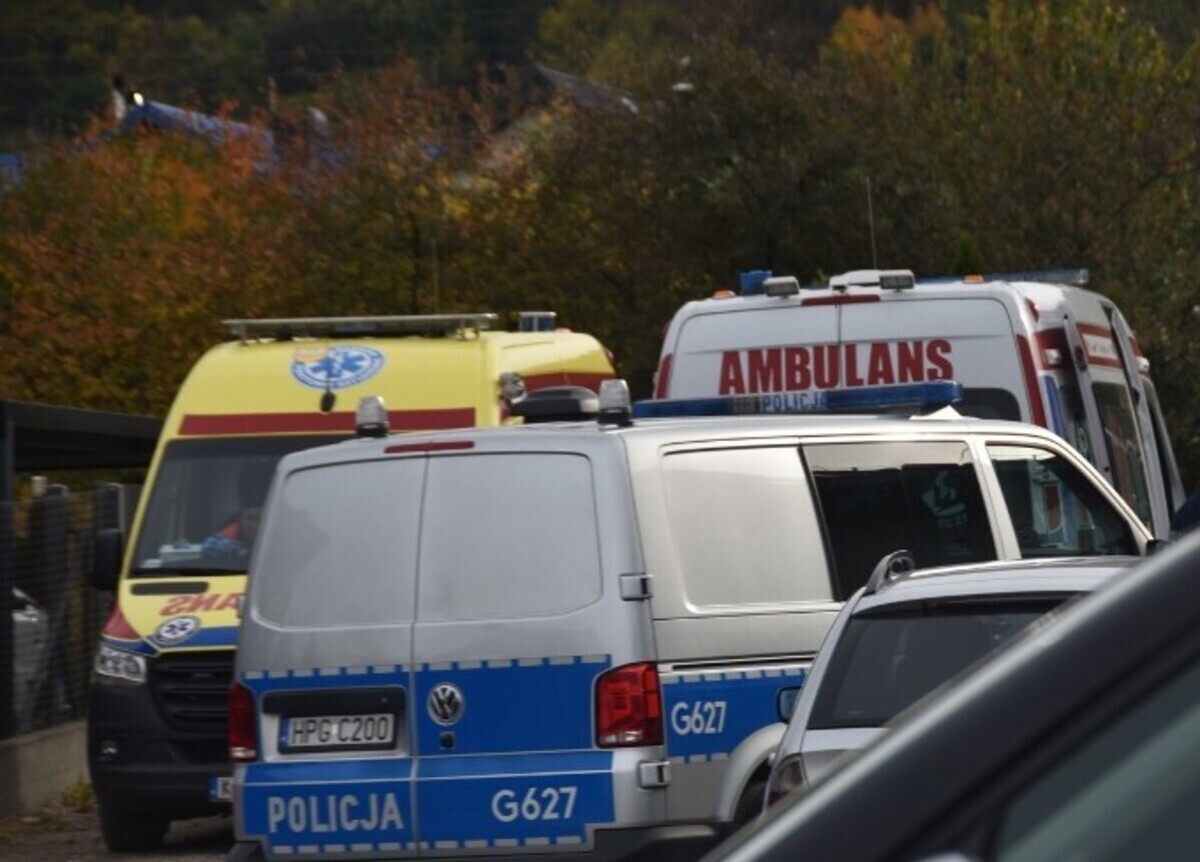 Wyciągnął nóż i zadał nim kilka ciosów. Awantura rodzinna w Rytrze zakończyła się dramatem