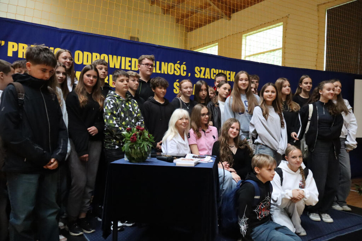 Chełmiec: sędzia Anna Maria Wesołowska dała dzieciakom mocno do myślenia. Bo gdzie "żart" zamienia się w przestępstwo? 